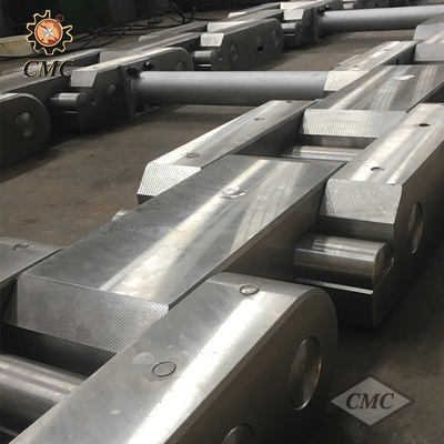 Long pitch conveyor chains